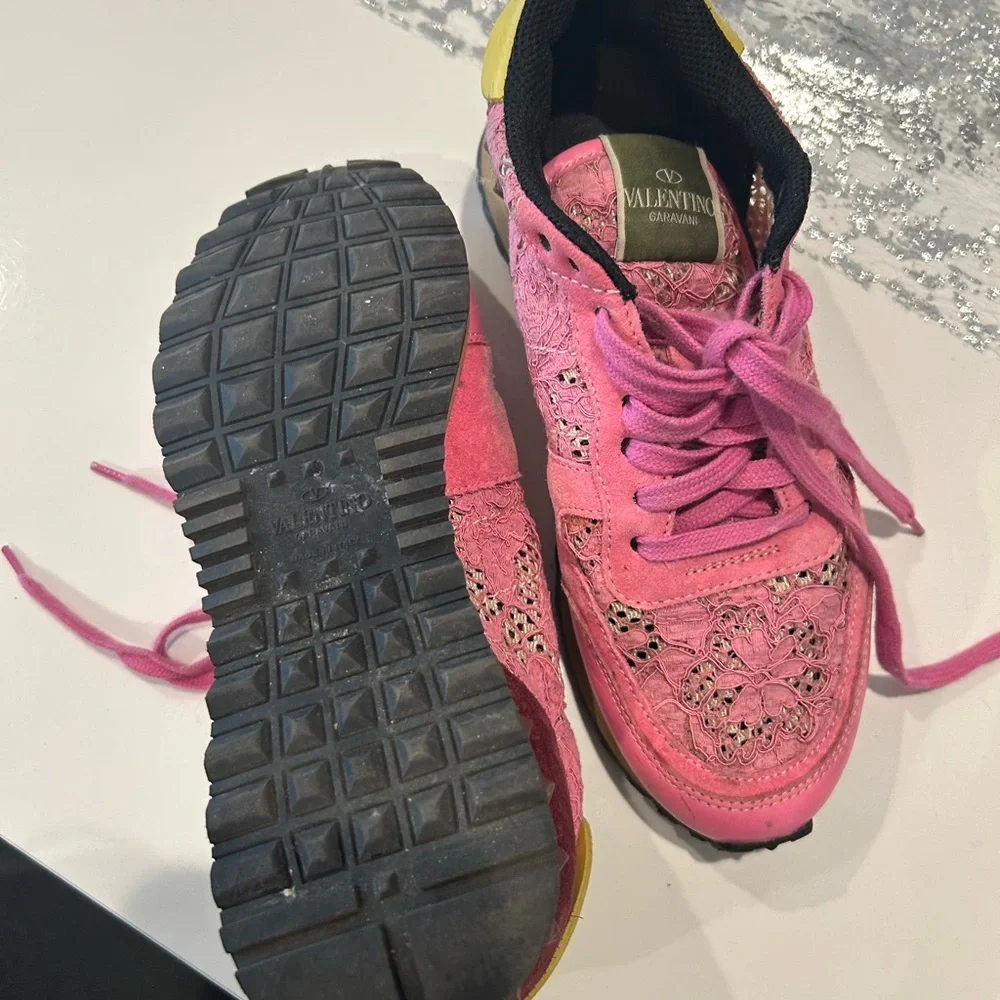 Used - Picture 2 of 4